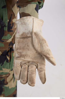 Weston Good SG - Details of Uniform gloves hand 0003.jpg